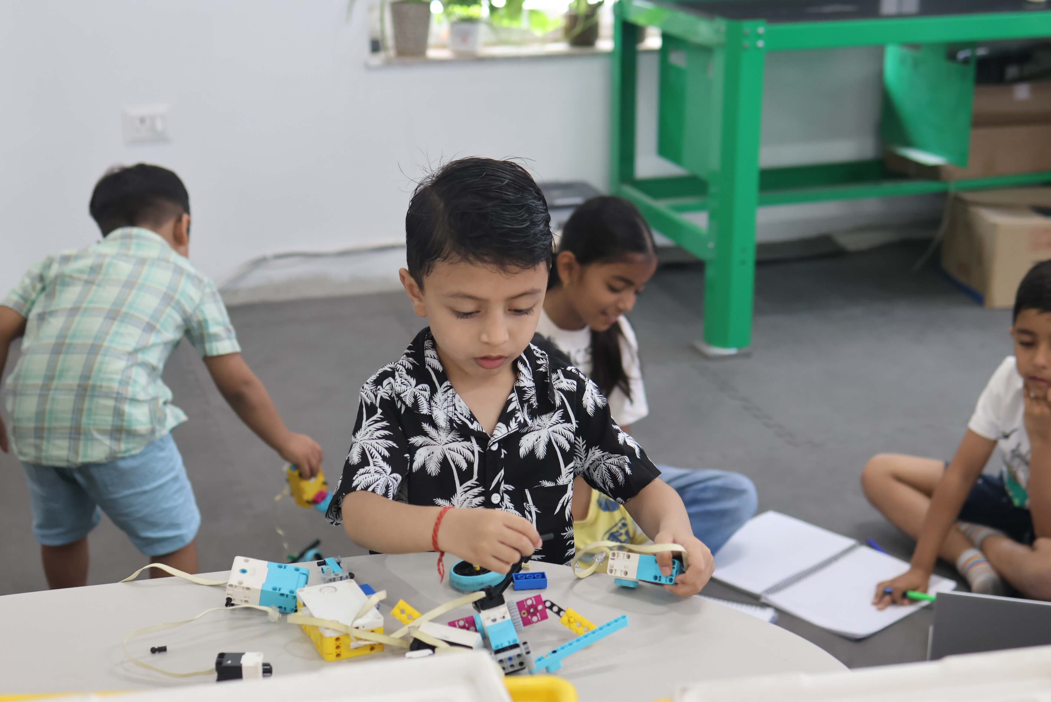 Small batch robotics class at MittyVerse STEAM makerspace Gurugram Gurgaon