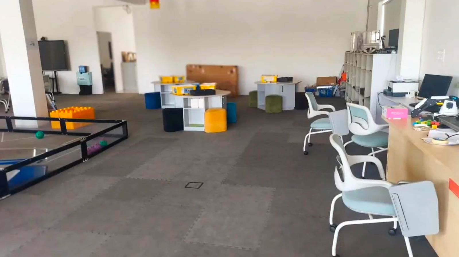 MittyVerse makerspace interior showing robotics lab equipment in Gurugram Sector 85